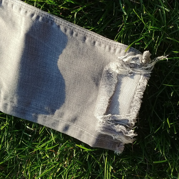 EXPRESS Destructed Mid Rise Leggings - Picture 6 of 13